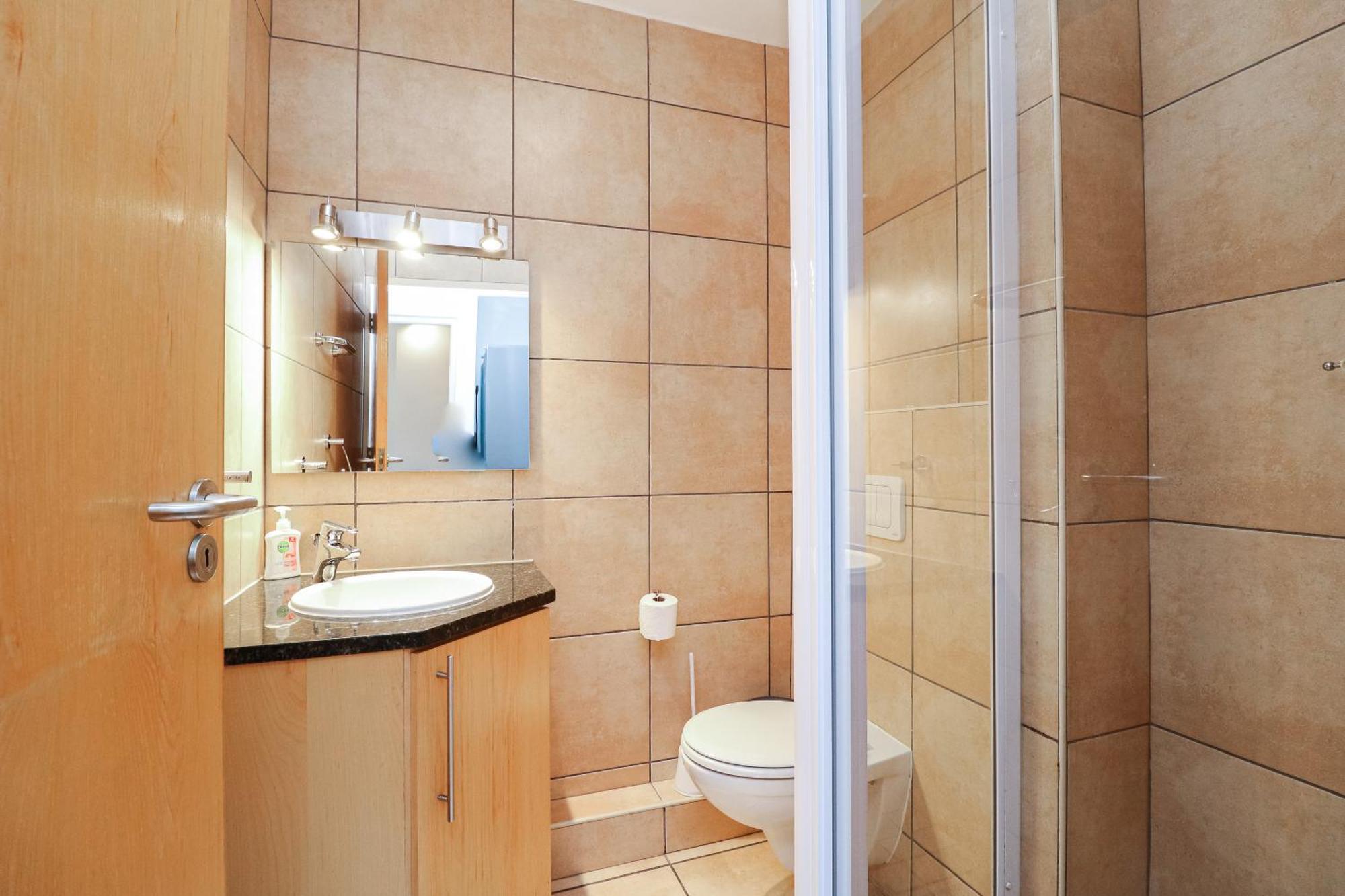 506 Hibernian Towers Luxury Self Catering South Africa *